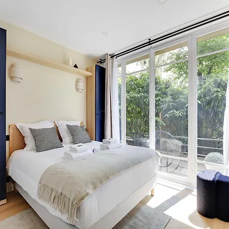 Magnificent 2bd 6p - Eiffel Tower Apartment Paris