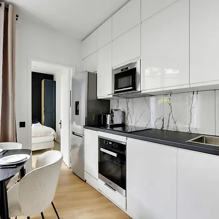 Magnificent 2bd 6p - Eiffel Tower Apartment Paris