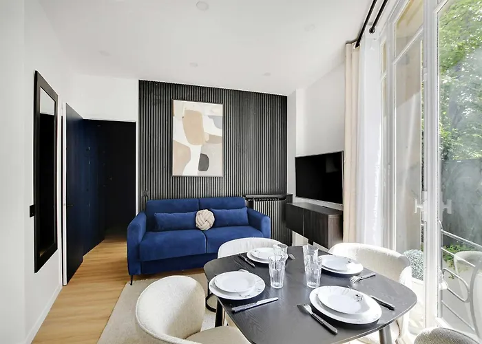 Апартаменты Magnificent 2bd 6p - Eiffel Tower